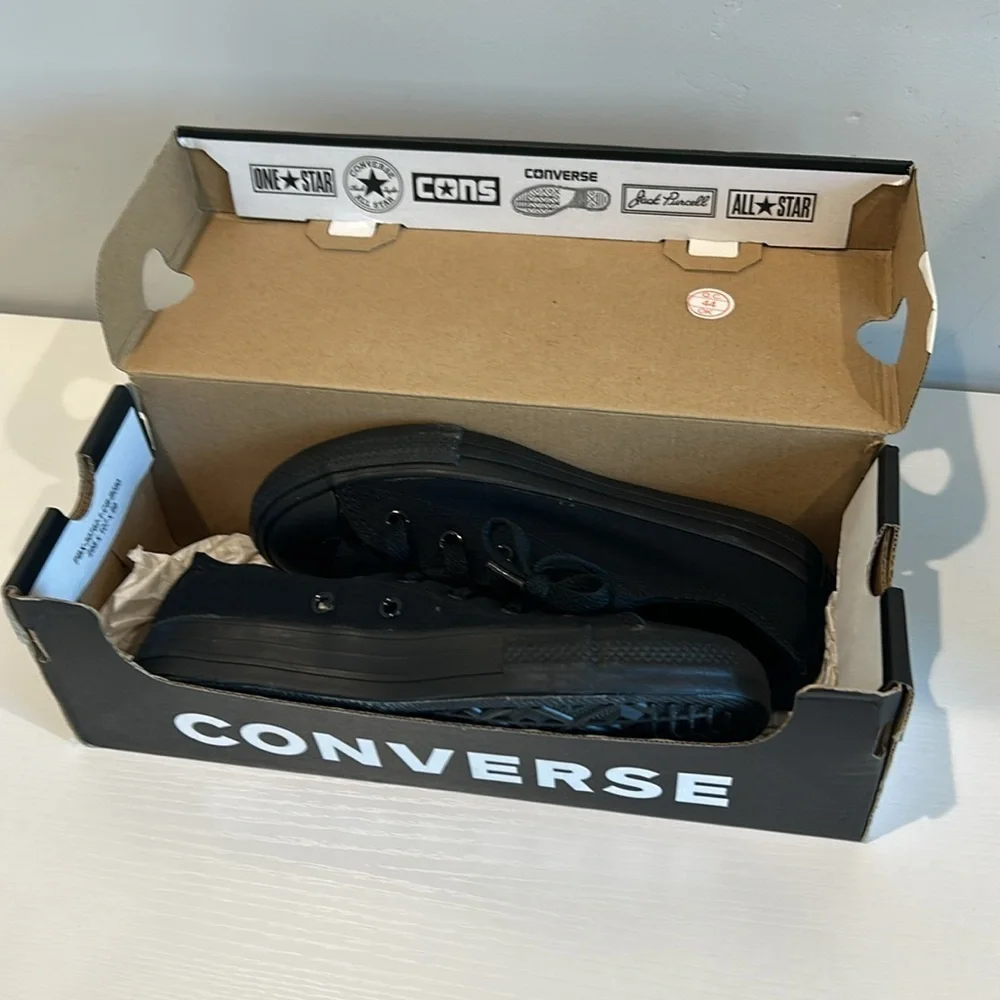 Converse Chuck Taylor low top sneakers monochrome black size 2Y youth NEW
